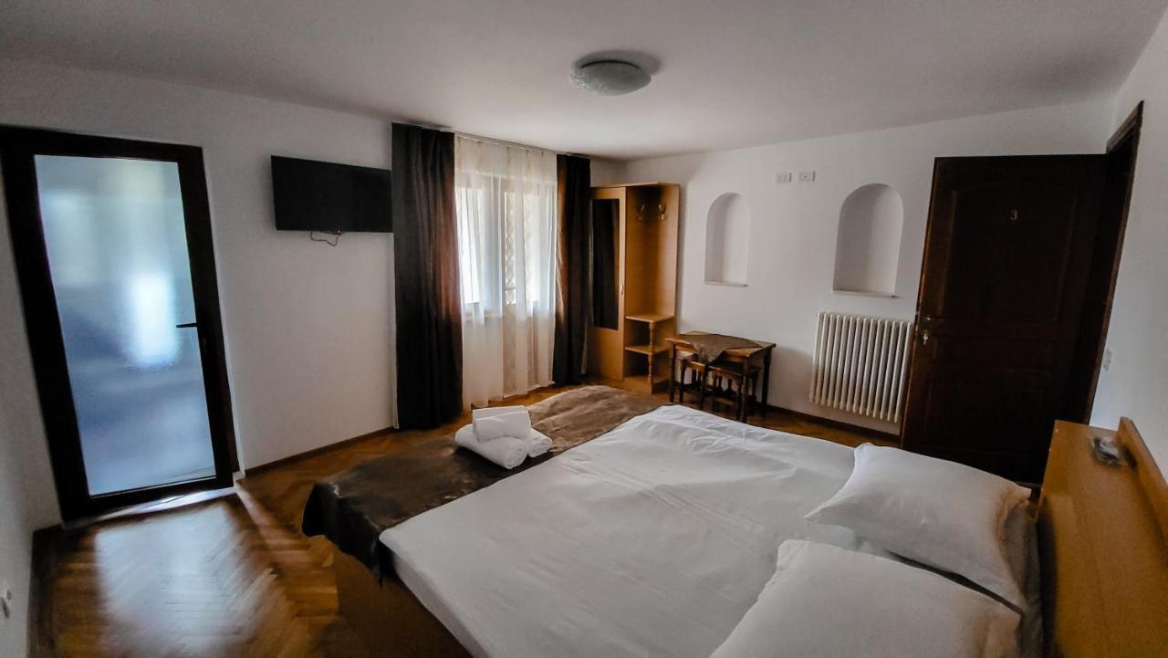Pensiunea Tesoro Corbeni Esterno foto