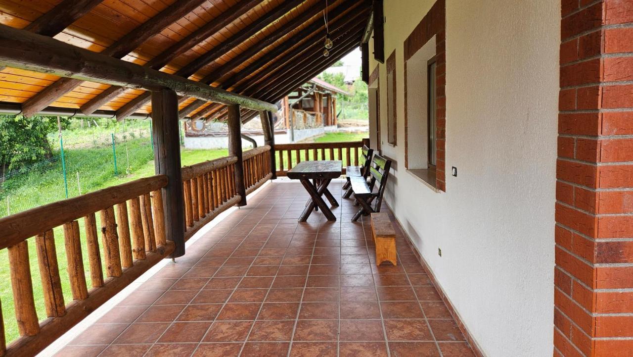 Pensiunea Tesoro Corbeni Esterno foto